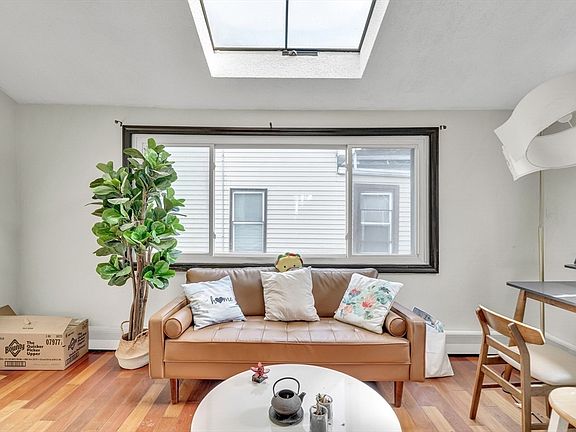 2nd image of 34 Summer St