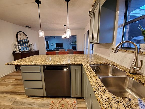 5th image of 2813 Loma Linda Ln