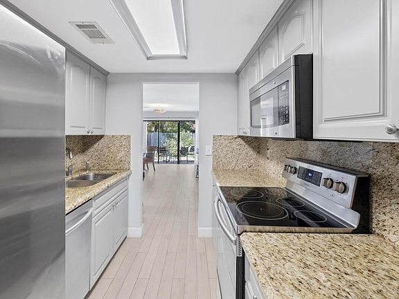 5th image of 12702 Peconic Court