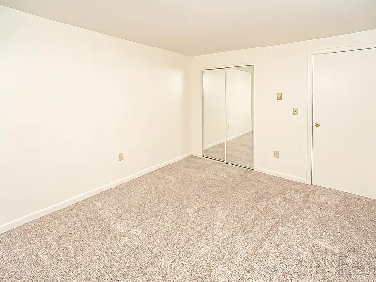 Ashley Arms Apartments — Photo 27