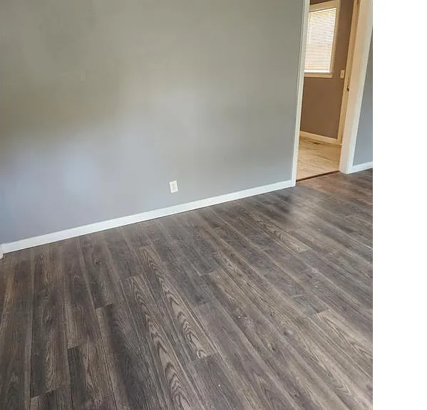 815 Bell Dr — Photo 3