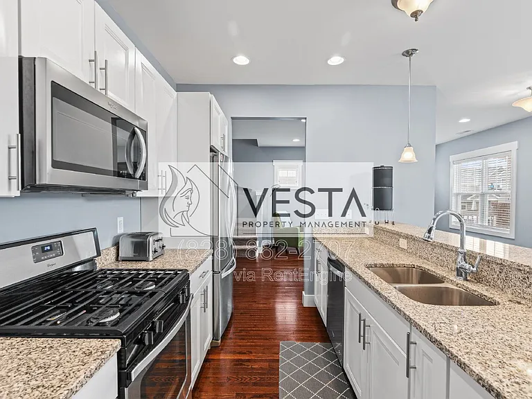 16 Hyde Park Pl — Photo 15