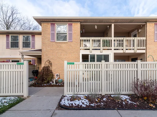 61137 Greenwood Dr, South Lyon, MI 48178