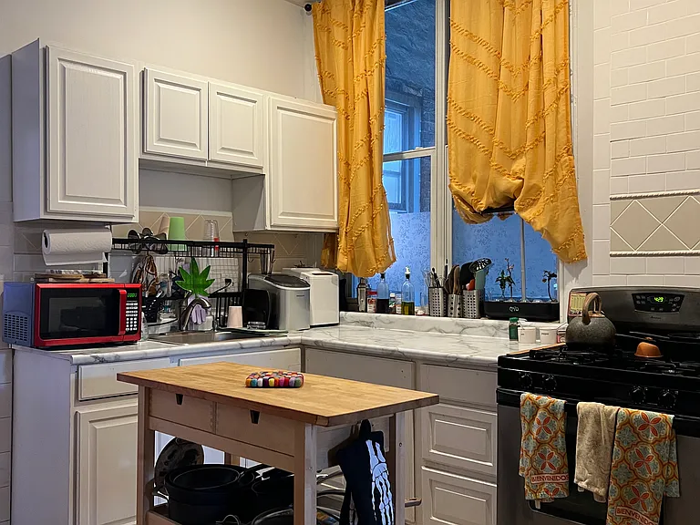 1011 W 19th St #1 — Photo 3