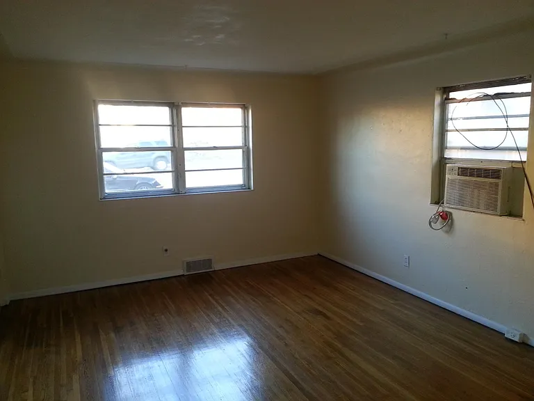 324 E Dunklin St #2 — Photo 3