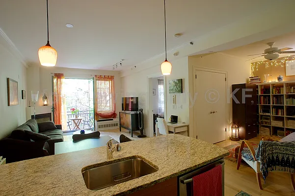 Rented by R New York | media 65