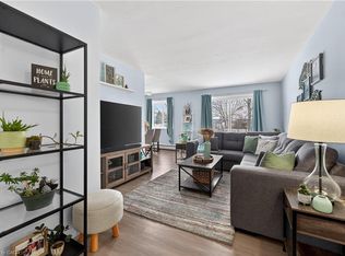 456 Carlton St #10, Saint Catharines, ON L2M 4X1