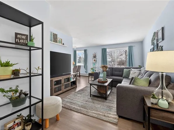 456 Carlton St #10, Saint Catharines, ON L2M 4X1