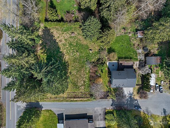 3rd image of 109 131st Avenue SE