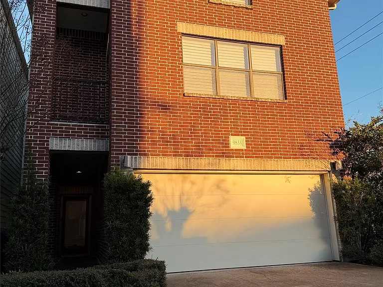 9833 Marlink Ln — Photo 1