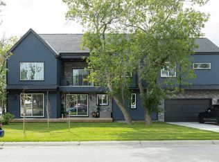 116 S Centre Ave NE, Airdrie, AB T4B0R4