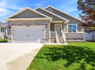 1277 E Skip St, Eagle Mountain, UT 84005