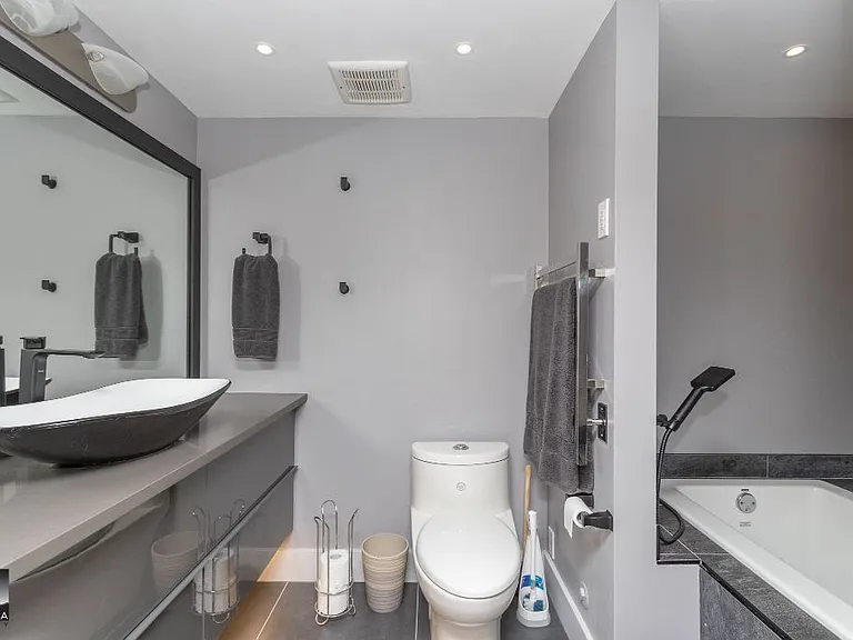 2246 Folkestone Way #11 — Photo 15