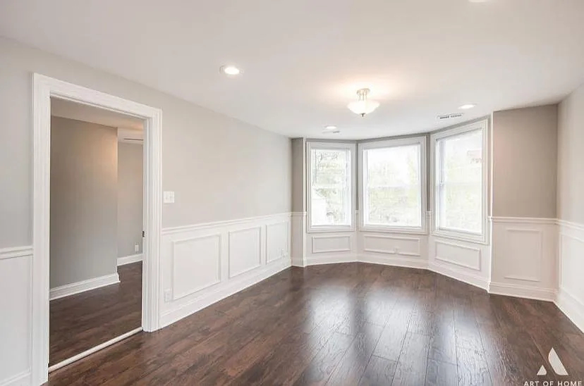Building Photo - 8722 S Buffalo Ave #3