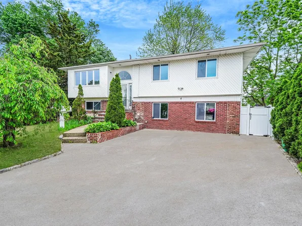 4 Mason Court, Levittown, NY 11756