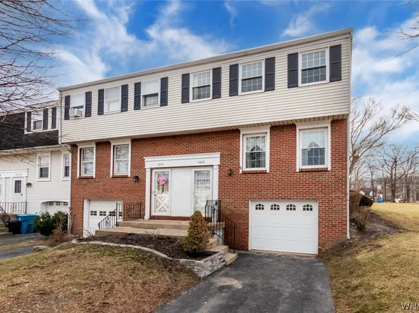 1462 Independence Dr, Derby, NY 14047