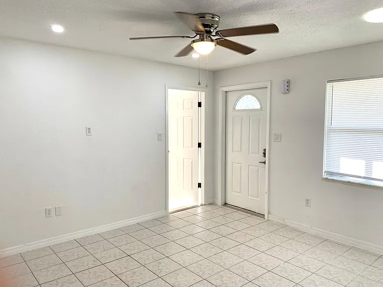 6142 Freemont St — Photo 4