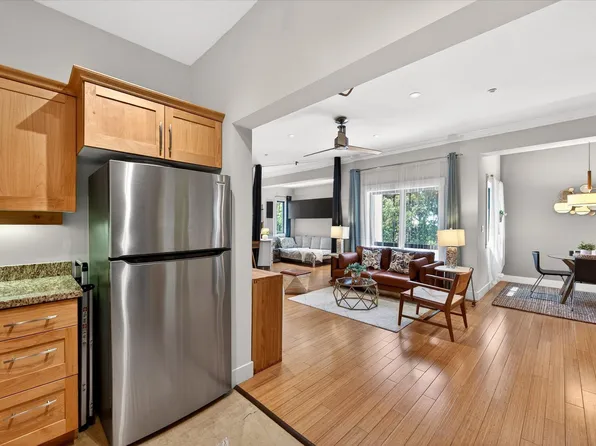 574 48th St APT 403, Oakland, CA 94609