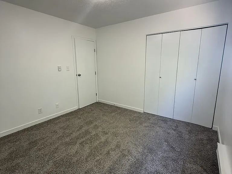 630 Franklin Ave — Photo 14