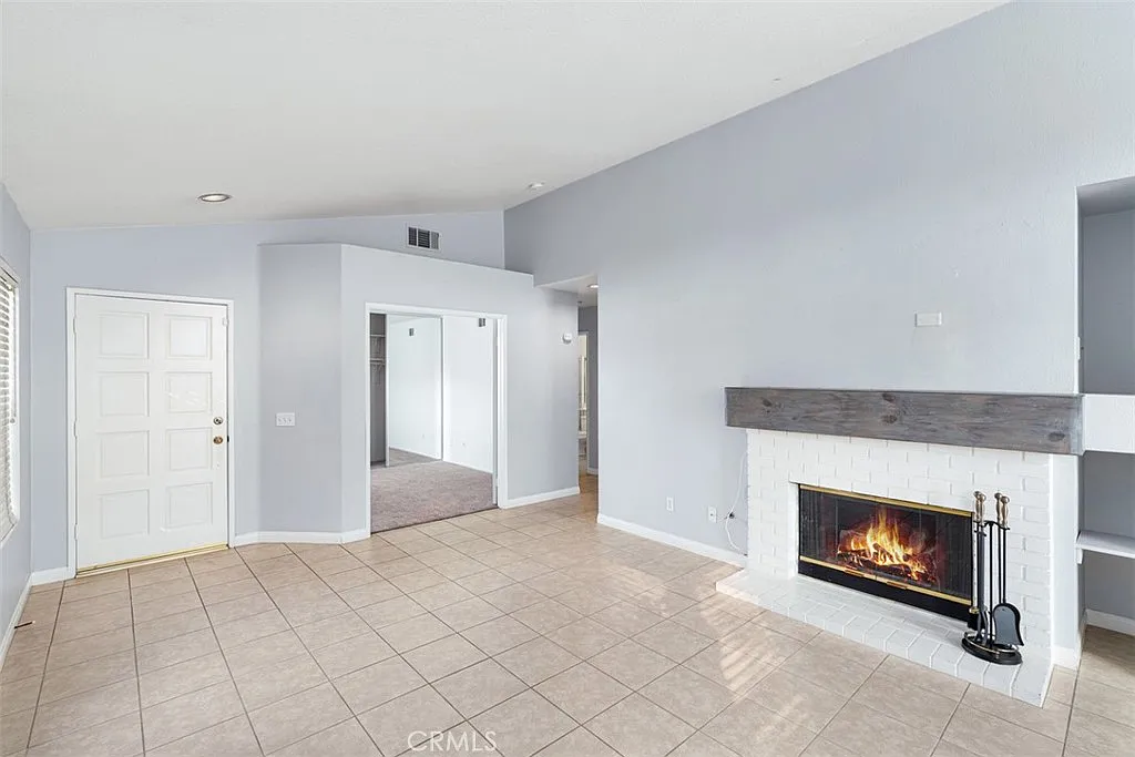 2 bed, 974 sqft, $2,450 — Photo 4
