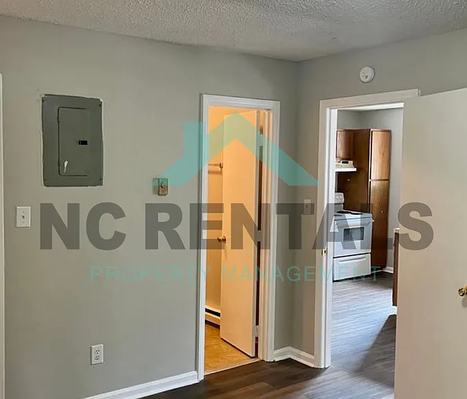 2401 Markwood Ln #E — Photo 5