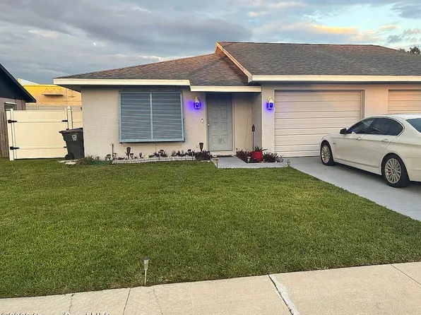 37 E Towne Pl, Titusville, FL 32796