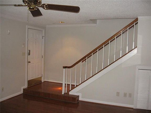 3rd image of 2453 Northlake Ct NE