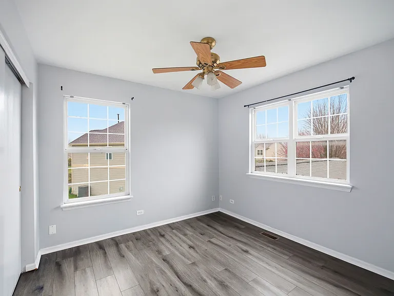 512 Normandy Ln — Photo 16