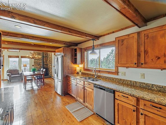 5th image of 752 Cottonwood Lake Dr