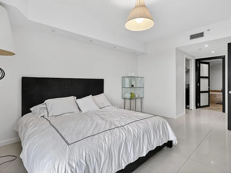 9595 Collins Ave #N-8F — Photo 26