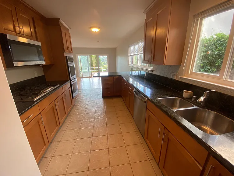 438 Cedar Hill Dr — Photo 9