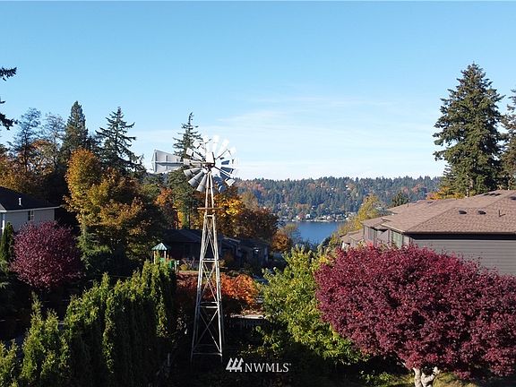 3rd image of 6215 Lake Washington Boulevard SE
