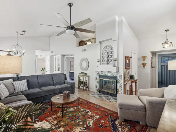 200 E Suntree St, Tucson, AZ 85737