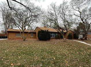 17611 Henry St, Lansing, IL 60438