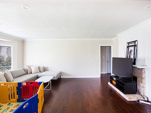 5th image of 718 S Gaybar Ave