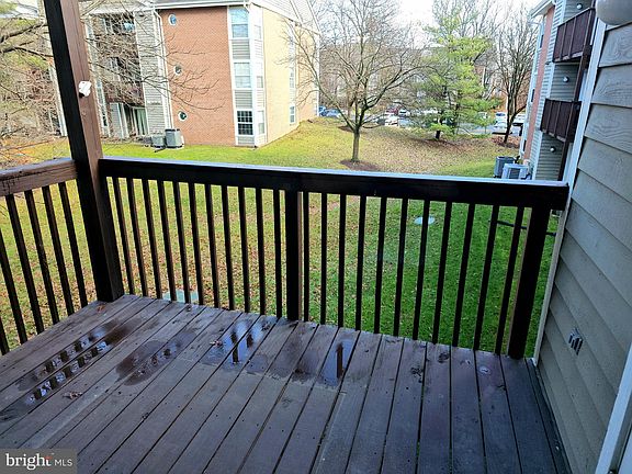4th image of 6701 White Water Ct Unit 202
