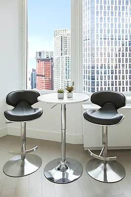 Rented by Red Apple Group | media 28