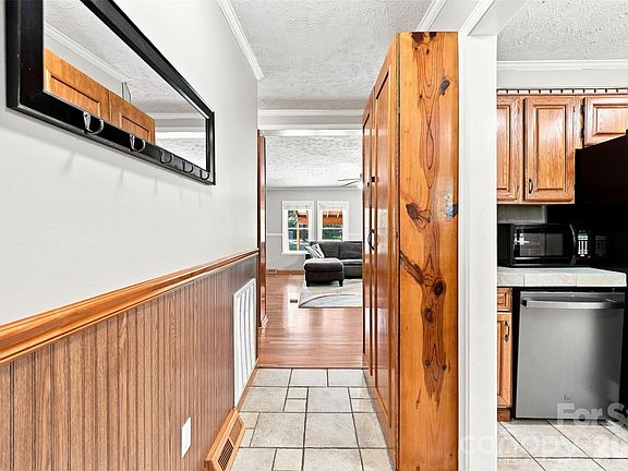 3rd image of 1973 Davis Cir