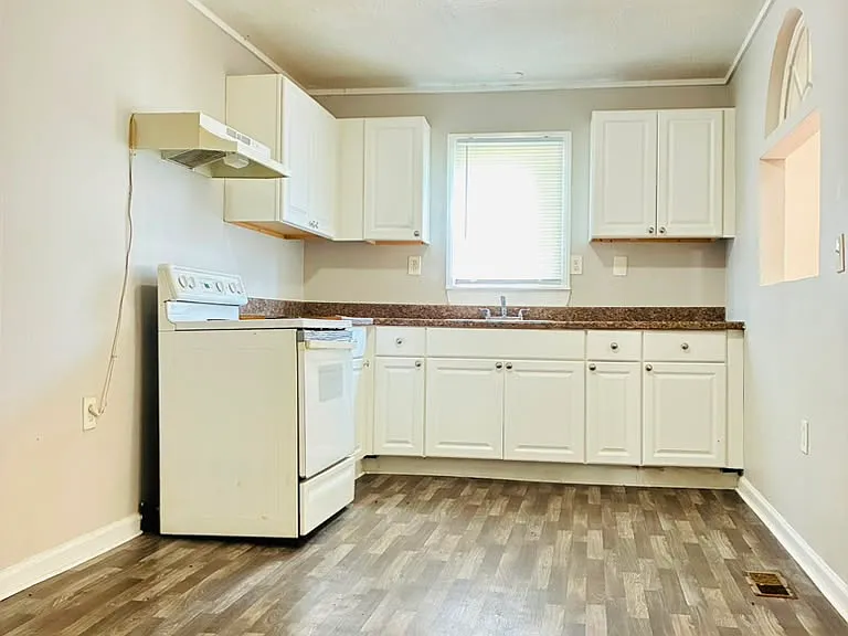 5168 Crawford Rd — Photo 3