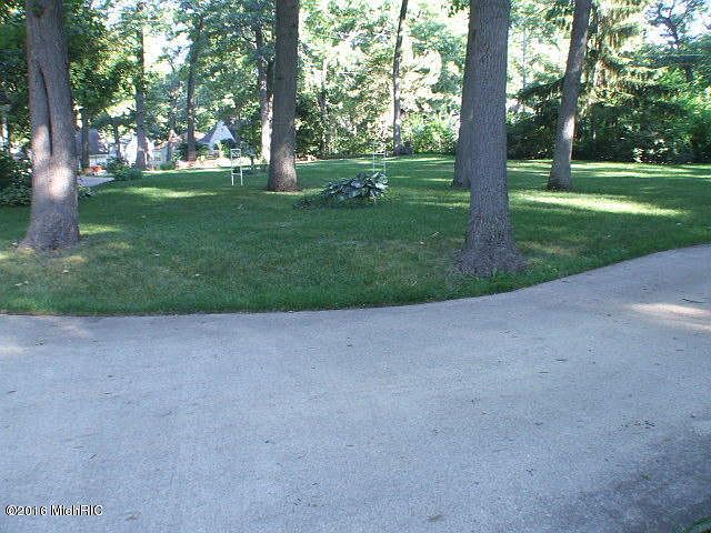 2nd image of 2219 E Blaine Ave SE