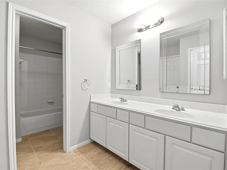 1107 Northgate Springs Dr — Photo 19