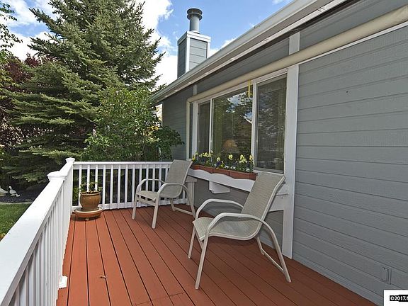 4th image of 753 E Peak Ln