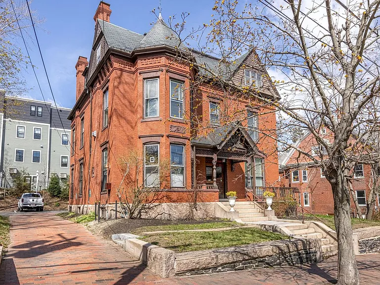 24 Mellen Street — Photo 3