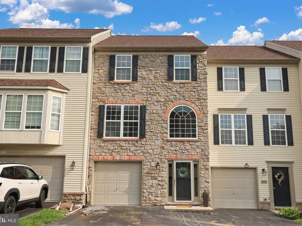 2729 Hunt Club Dr #71, York, PA 17402