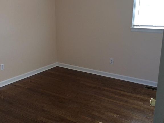 3rd image of 360 Tulane Dr