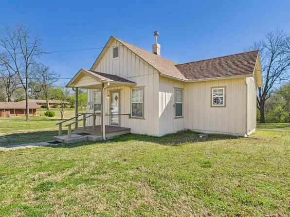 303 Foster St, Mountain Home, AR 72653