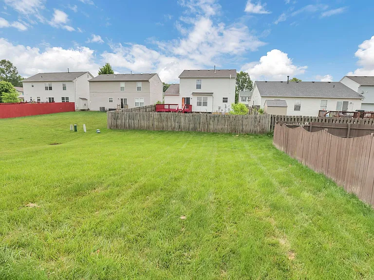 522 Farm Hill Ct — Photo 52