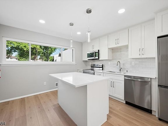 5th image of 904F Merritt Dr