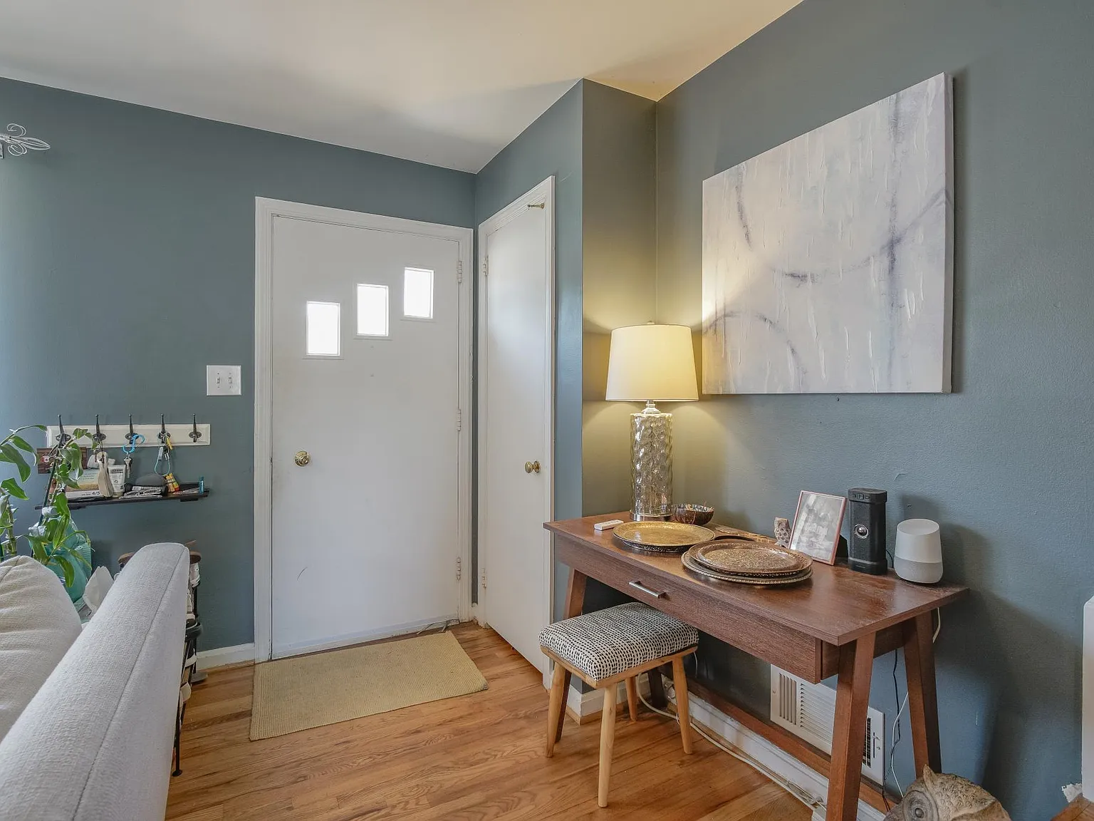 3 bed, 1.5 bath, 1568 sqft, $3,050 — Photo 3