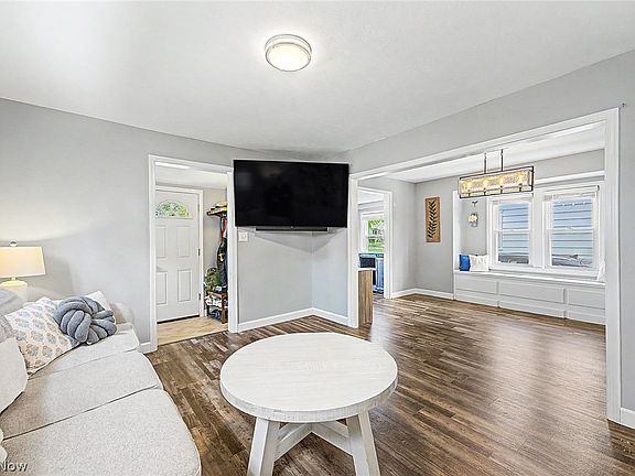 3rd image of 4664 Brookwood Dr